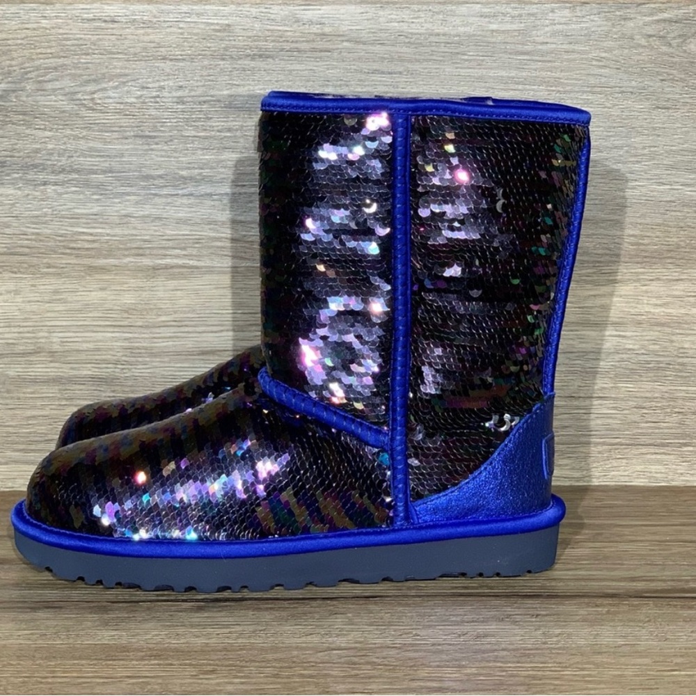 Authentic sequin Ugg’s blue! Size 6 very rare. Brand new w box